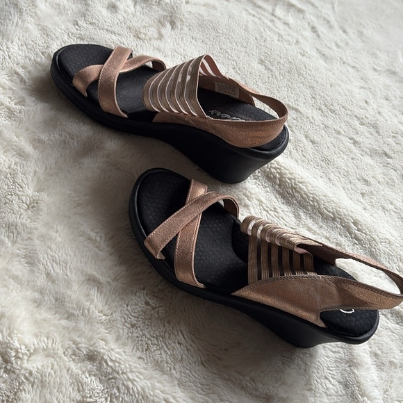 Skechers Rose Gold Wedge Sandals | Comfort Platform Strappy Slides Size 6 - Picture 7 of 10